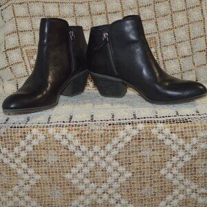 Frye 7M Black Leather Pointy Toe Booties Western Heels